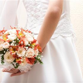fwthumbbride-dress-flowers-bouquet-hd-wallpaper.jpg