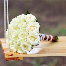 fwthumbroses-bouquet-flowers-swing-mood-hd-wallpaper.jpg